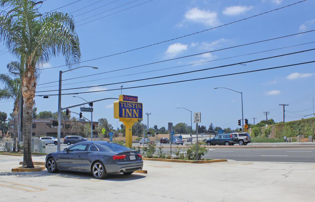 Orange Tustin Inn In Orange Exterior photo